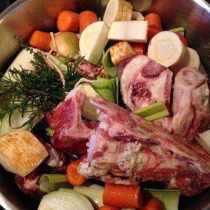 Suppe kogt på ben